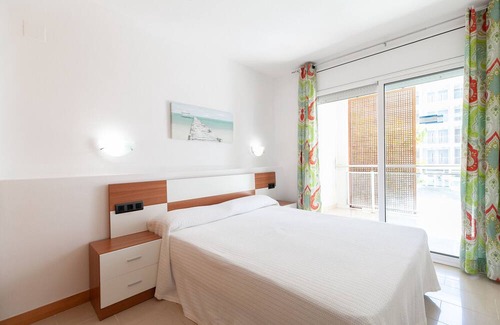 Salou City Centre Apartment | Spacious family apartment near the beach and the Marina -UHC SOL I MAR 298