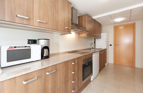 Salou City Centre Apartment | Spacious family apartment near the beach and the Marina -UHC SOL I MAR 298