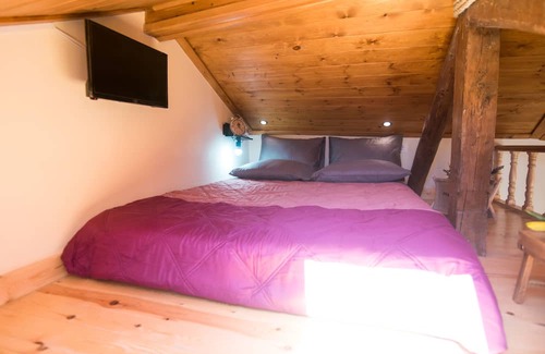 Chlomatiana Cottage | Spiti Lagis - rustic cottage house with 1BR loft