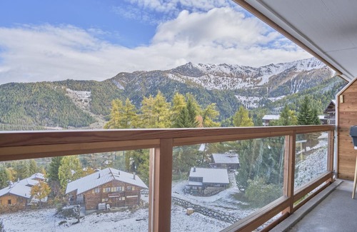 Riddes Apartment | Cosy Apartment in the Centre of Town With Views and Parking