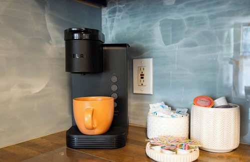 Whitemarsh Island House | New Meets Nostalgic- Cottage Sleeps 8