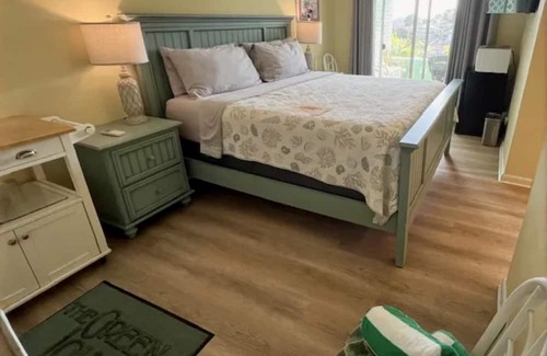 Estate Kings Quarter Hotel | The Green Iguana Hotel