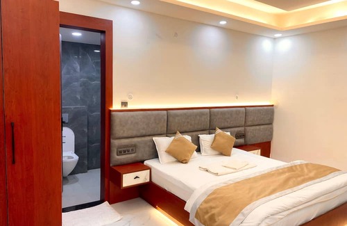 Haraiya Hotel | The Vatika Paradise