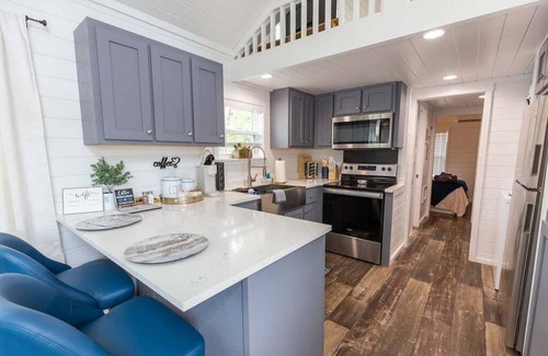 Dover House | Captain's Quarters