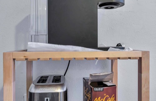 Tampa Apartment | Sunny Tampa Home Near Downtown Stadiums