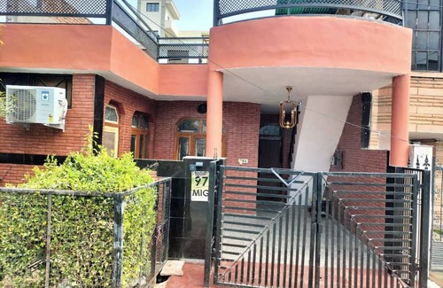 Taj Ganj Apartment | ZM Homestay Live Like Locals and Feel Indian Culture and Traditions