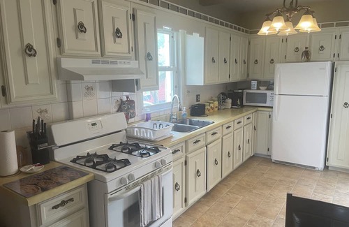 Niagara Falls House | Ultra Close to the Falls