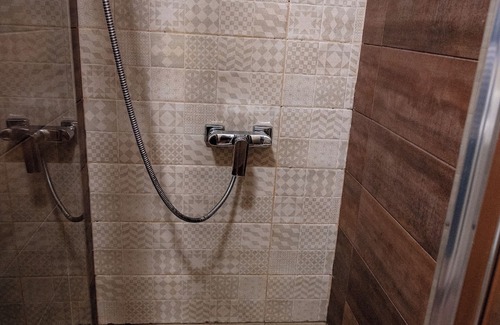 Nord-Est House | Pensiunea Crystal