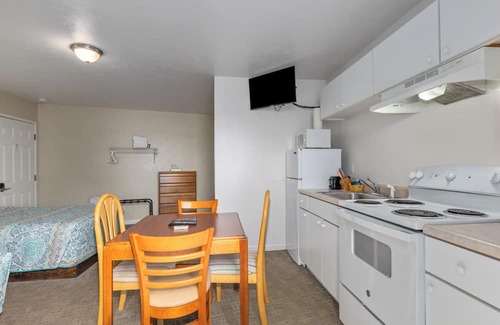 Lake City Hotel | The Lakeview Motel