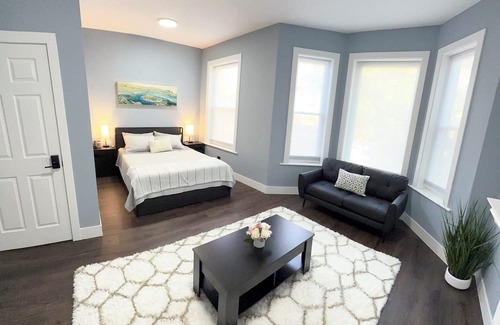 Lakeview Hotel | The Den Hotel