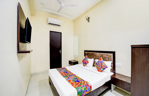 Kolar Road Hotel | Fabhotel The Shloka