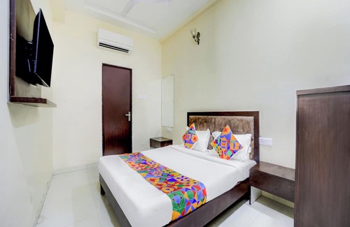Kolar Road Hotel | Fabhotel The Shloka