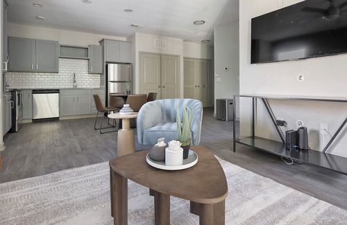 Paw Creek Apartment | Northlake Apartments By Landing