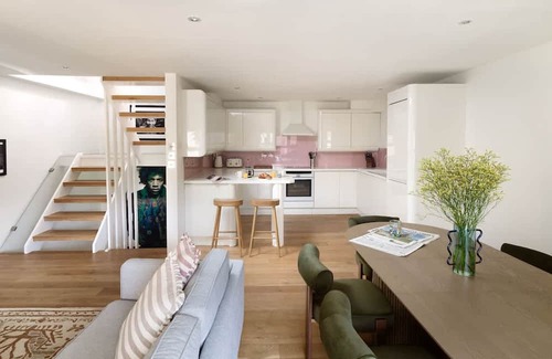 Colville House | The Iconic Portobello Mews House