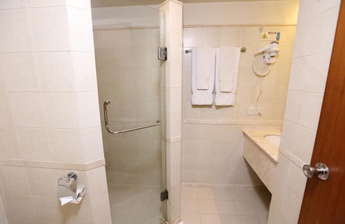 Karachi Hotel | Embassy Inn