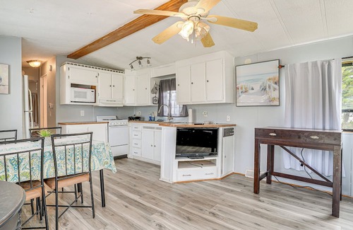 Davenport Cottage | Davenport Couple's Retreat w/Resort Perks!