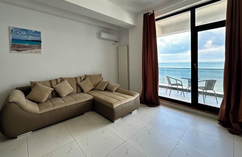 Navodari Apartment | Apartament Panoramic Front View