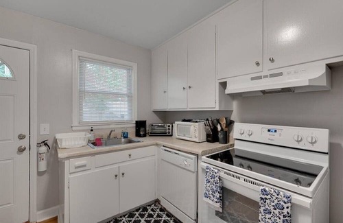 Durham Apartment | Markham 1br @ Duke East Campus 1 Bedroom Apts by Quantum Suites