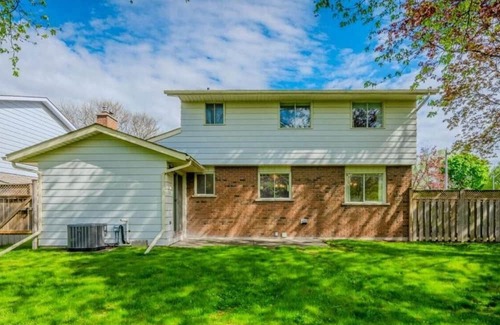Waterloo House | Dunvegan Place, Newly Renovated House Close to Schools and parks