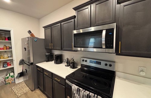 Forney House | Charming 3-bedroom house with WiFi and AC in Forney