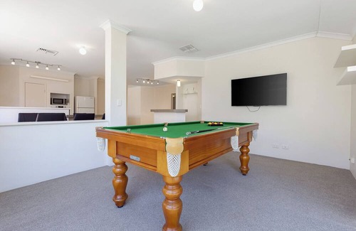 East Victoria Park House | East Vic Park home near Food Hub