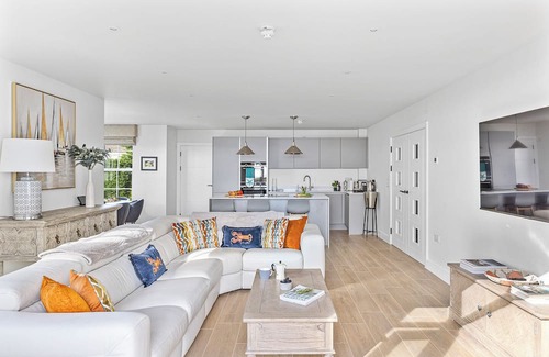 Carlyon Bay Apartment | Luxury for 6 near Fowey & Eden Project - Beach & Golf