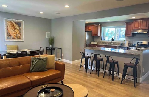 Placentia House | Near Disneyland. 4BR, 2BA, Newly Remodeled House