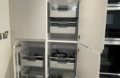 Surbiton Hill House | Surbiton House for 6, near Station, free parking