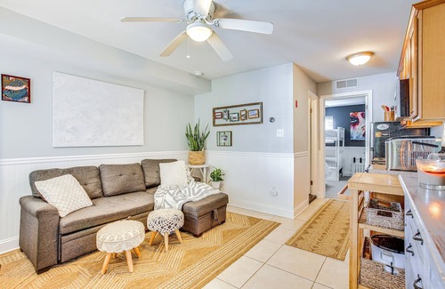 Wildwood Crest Condo | Walk to Beach: Poolside Condo in Wildwood Crest!