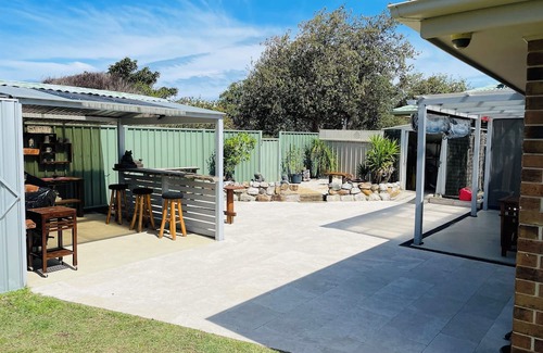 Tuncurry House | Tuncurry Tranquility family and dog friendly house conveniently located
