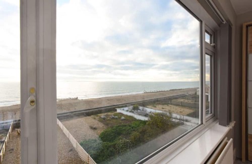 South Hayling Apartment | Beachfront 3BR | Amazing View | 7 Guest