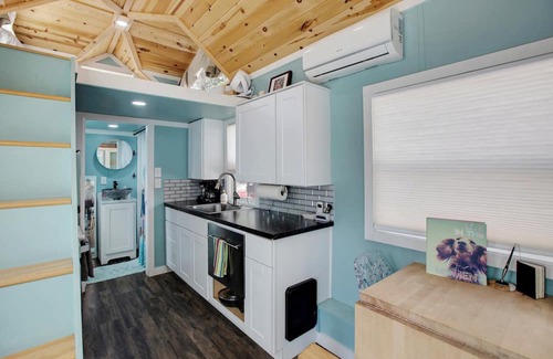 Woodland Park House | Pet-Friendly Colorful Tiny Home near Pikes Peak