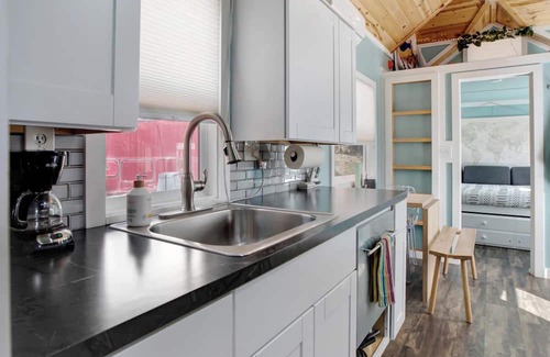 Woodland Park House | Pet-Friendly Colorful Tiny Home near Pikes Peak