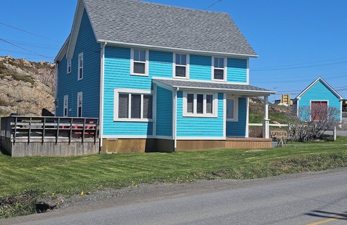 Twillingate House | Above The Tickle Twillingate Vacation Home.nTraditional Saltbox House est 1901