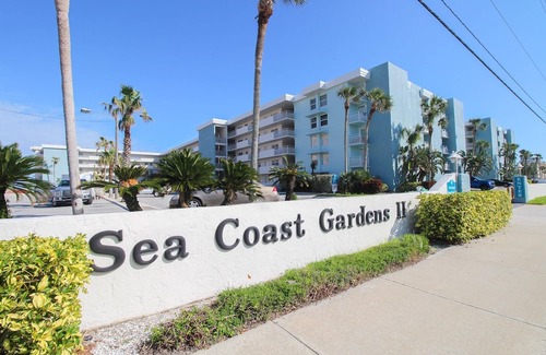 New Smyrna Beach Condo | ☀️Beachfront Corner Unit-Pool-Sea Coast Gardens II 301☀️
