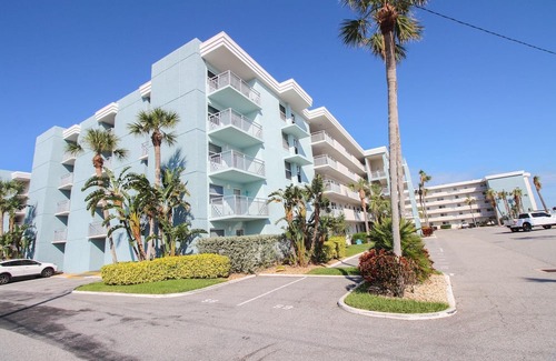 New Smyrna Beach Condo | ☀️Beachfront Corner Unit-Pool-Sea Coast Gardens II 301☀️