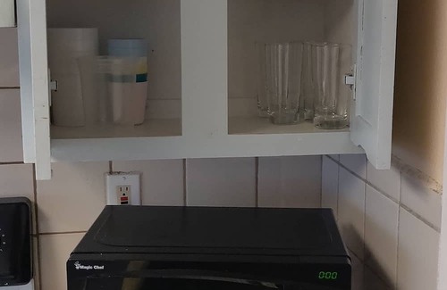 Roosevelt Apartment | Charming 2-bedroom apartment in cool Fresno with WiFi, AC