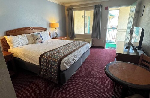 Oceano Hotel | Dune Surfer Inn