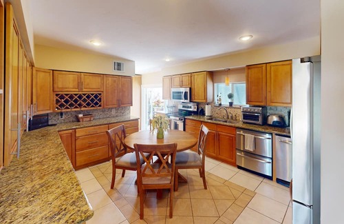 Big Coppitt Key House | 4BR/3BA Waterfront Home w/Pool, Tiki Bar, Dock, close to Key West, Sleeps 10