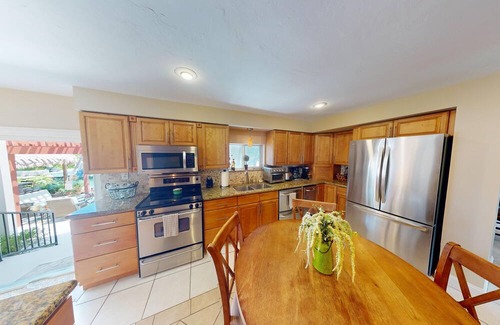 Big Coppitt Key House | 4BR/3BA Waterfront Home w/Pool, Tiki Bar, Dock, close to Key West, Sleeps 10