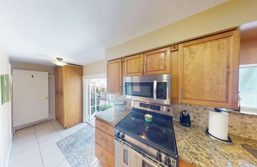 Big Coppitt Key House | 4BR/3BA Waterfront Home w/Pool, Tiki Bar, Dock, close to Key West, Sleeps 10