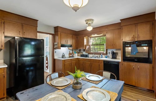 North Augusta House | 5BR Woodland Retreat Kayak Fish Pond Rest