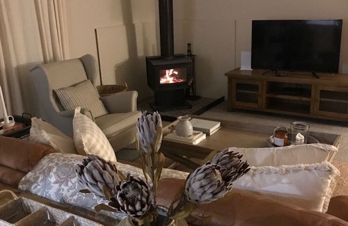 Botobolar Cottage | Farm stay in Mudgee at Brigadoon Farm 25 minutes to award winning wineries