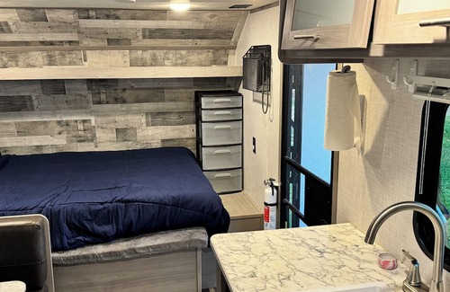 Disney House | GRAND LAKE! Cozy Camper with AC and WiFi located at Hogan’s off-road park!