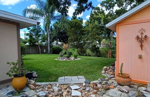 Hollywood Estates Of Canova Park House | Charming 3-bedroom house with AC, WiFi in brilliant Melbourne