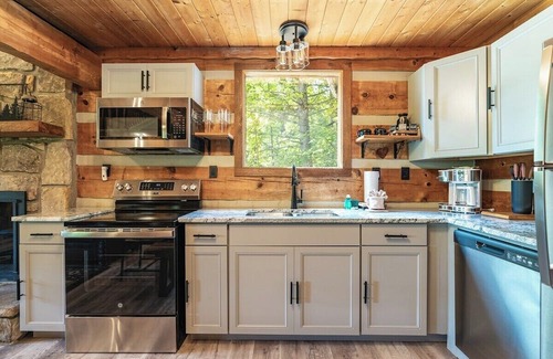 Pittman Center Cabin | 15 Min 2 DwTn Gatlinburg/By Park