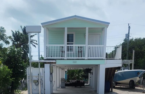 Tavernier House | Charming 2-bedroom house with AC, WiFi in brilliant Tavernier