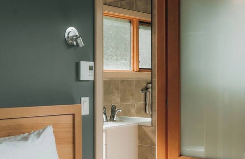 Kaslo Resort | The Sentinel – Your Destination for Soul Relaxation, Steps From Kootenay Lake!