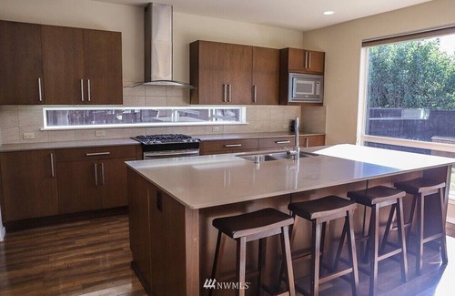 Auburn House | Charming 4-bedroom house with AC, WiFi in Auburn