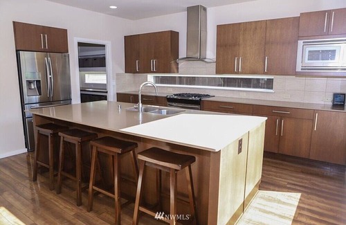 Auburn House | Charming 4-bedroom house with AC, WiFi in Auburn